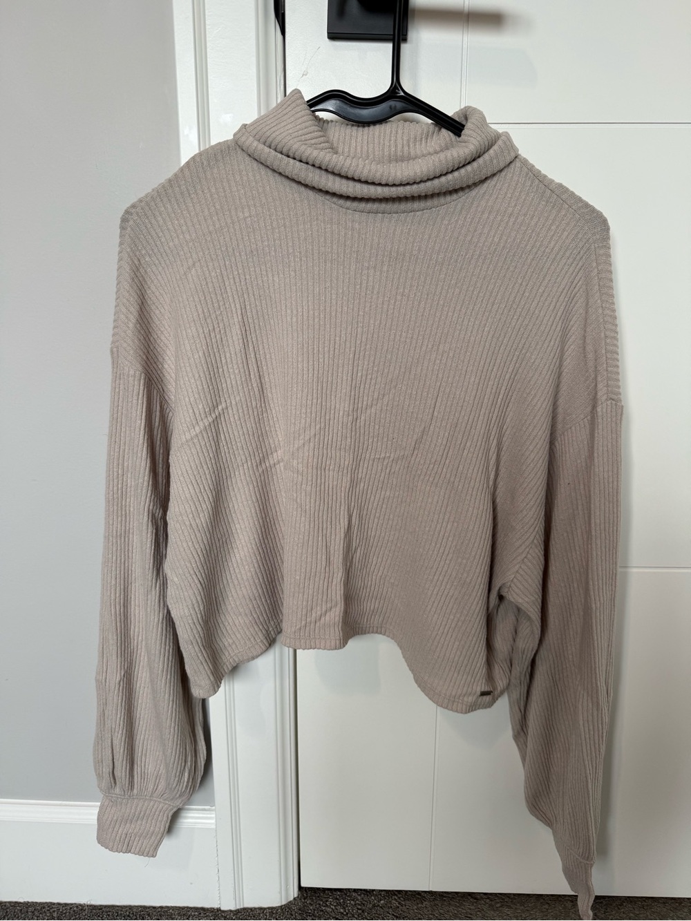 Hollister Ribbed Cropped Turtleneck Sweater - Taupe Beige